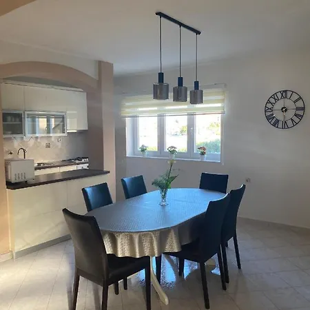 Apartmán Ana Kali
