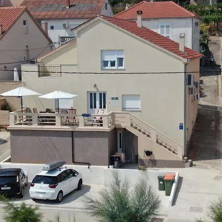 Ana Apartman